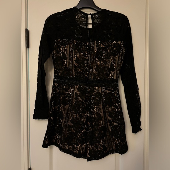 Black long sleeve romper - Picture 3 of 3